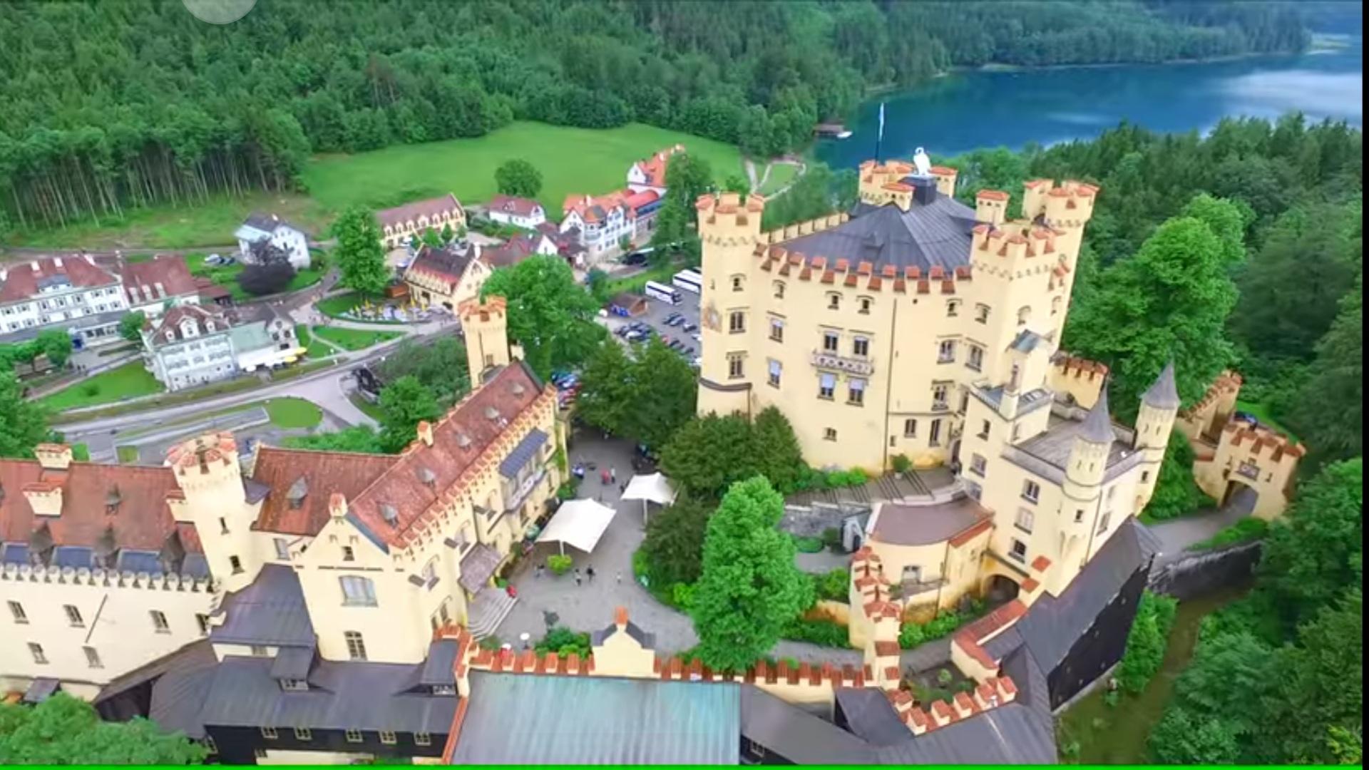 Фальцева покрівля замку Хоеншванґау